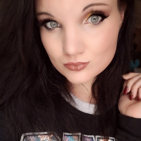 Meet your Posher, Liz - Picture 5 of 6